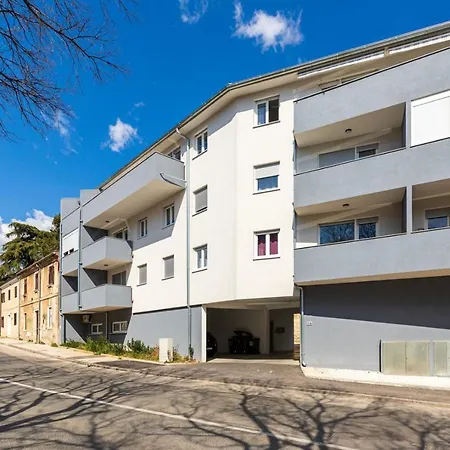 Apartman Brioni Colors *